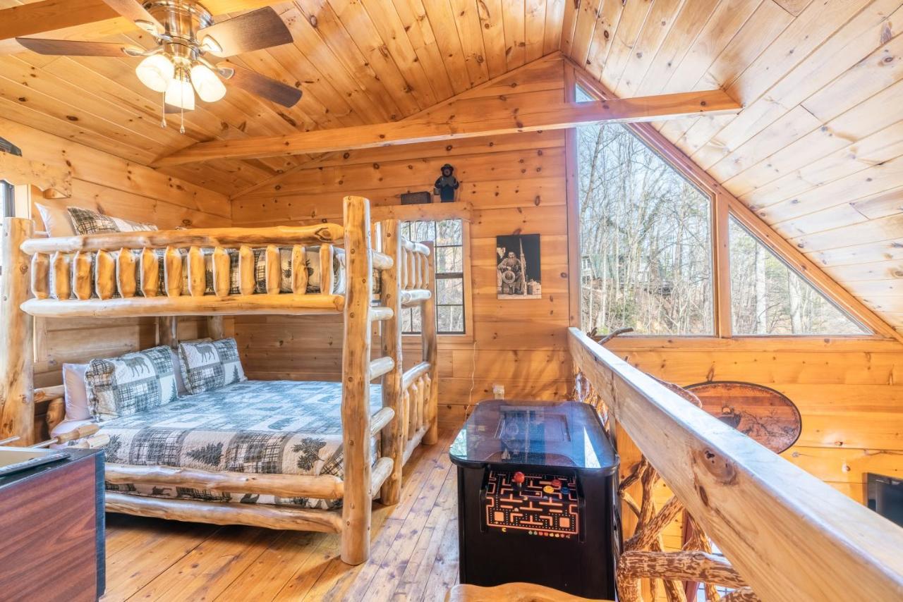 Moonshine Ridge Cabin With Hot Tub And Fire Pit Пиджен-Фордж Экстерьер фото